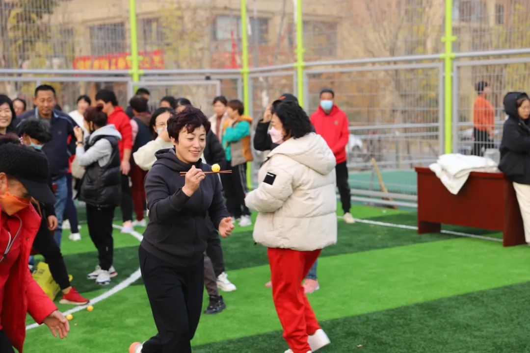 丢沙包运动会通讯稿_丢沙包运动会作文350字_运动会丢沙包